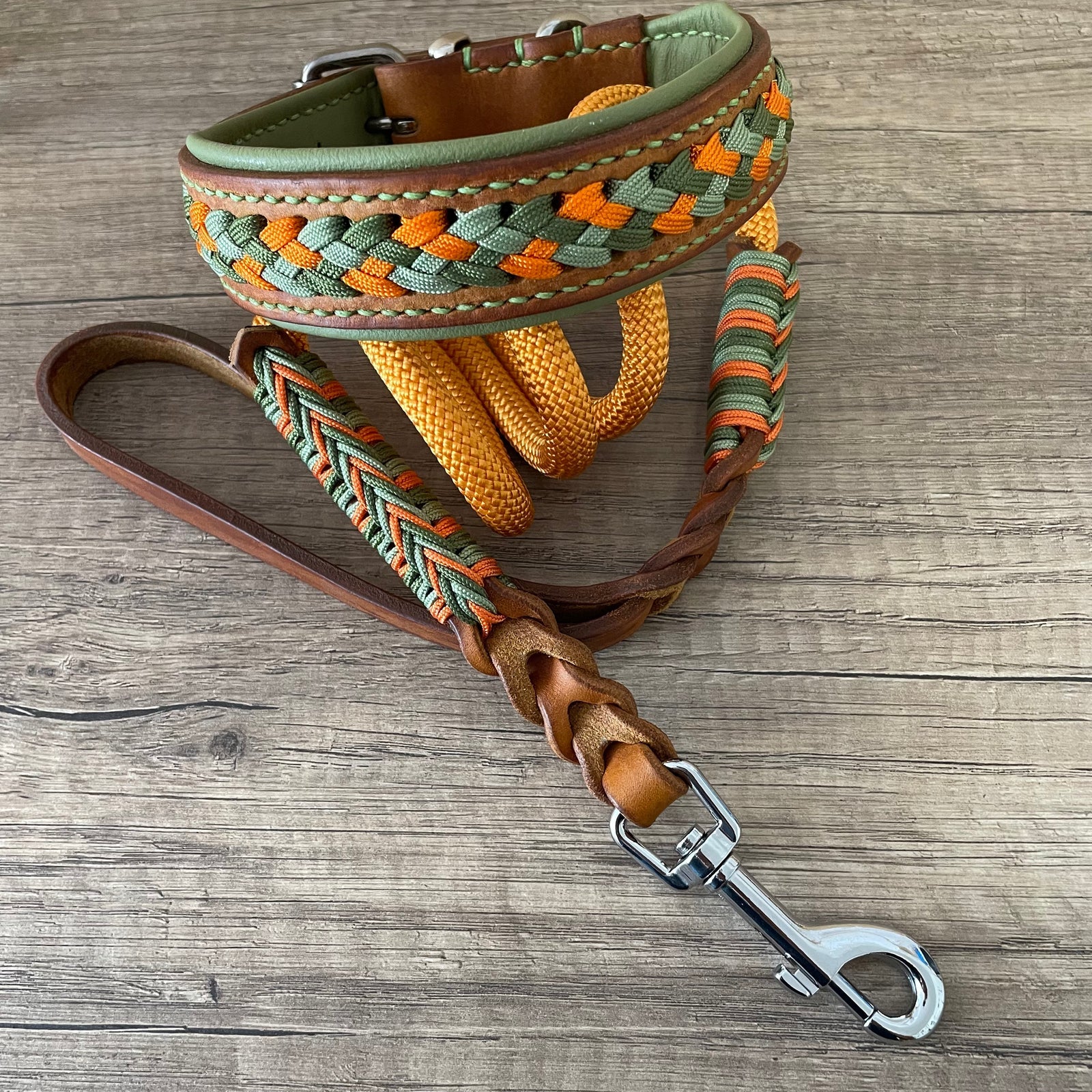 Coleira de couro e paracord | Frog