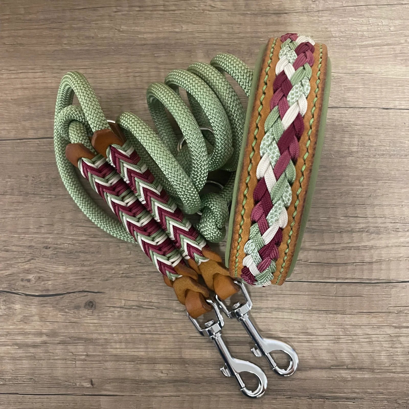 Coleira de couro e paracord | Bloom