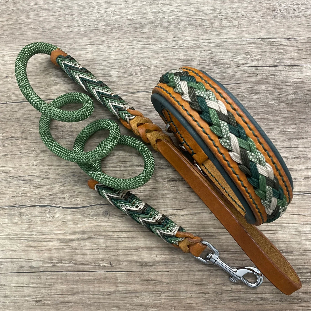Coleira de couro e paracord | Dark Forest