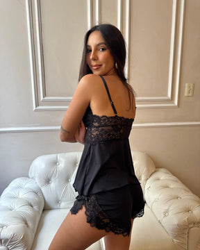 Baby Doll Preto em Poliester e Renda | Lunar