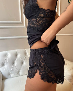 Baby Doll Preto em Poliester e Renda | Lunar